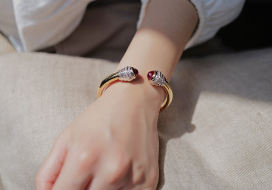 Yellow Gold: Breaking Stereotypes and Finding Your Colour