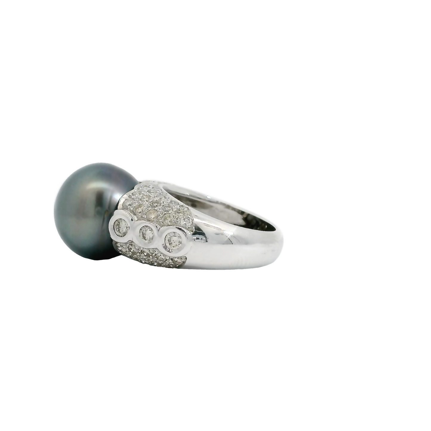 Tahitian Pearl Scalloped Edge Diamond Pavé 18K White Gold Ring Embellished with Diamond