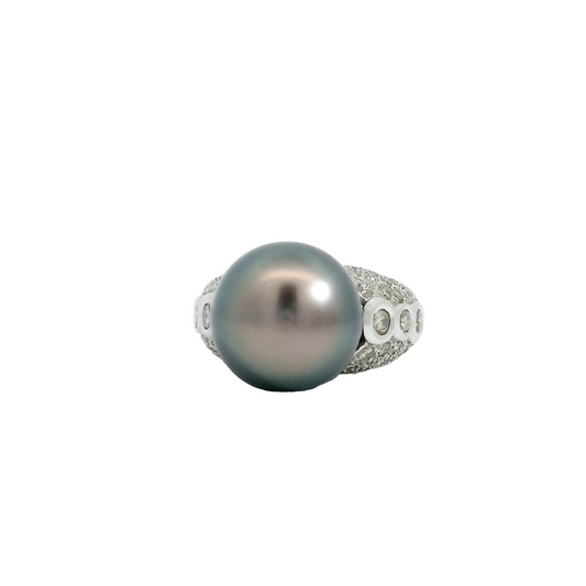 Tahitian Pearl Scalloped Edge Diamond Pavé 18K White Gold Ring Embellished with Diamond